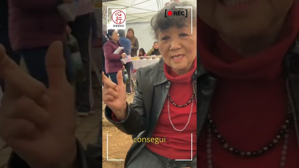 Noriko: melhora na mobilidade do dedo após sessão Shingyo 3 Depoimento de Noriko em vídeo sobre o Método Shingyo